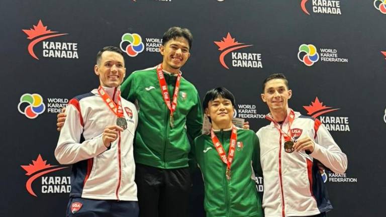 Hiroto Yoshii (segundo de der. a izq.) logra medalla en Copa de Norteamérica.