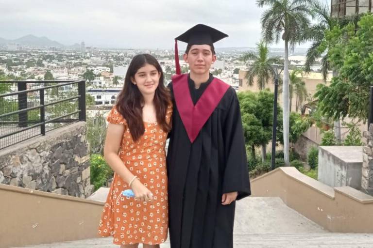 Culmina Benjamín Sánchez Luque su educación media superior