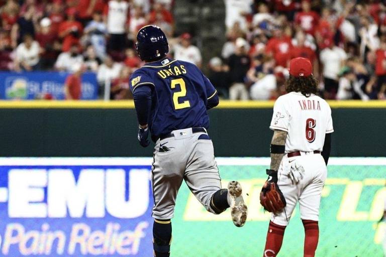 Jonrones del mexicano Luis Urías y Willy Adames impulsan a Milwaukee sobre Cincinnati