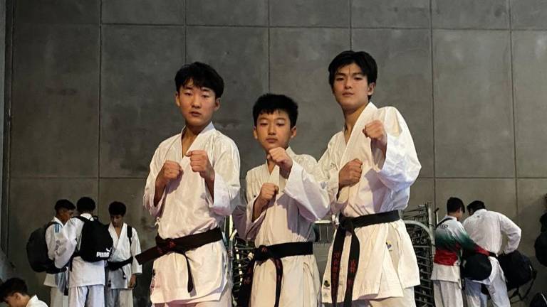 Los hermanos Hiroto Javier, Hayato Francisco y Kaito Daniel Yoshii Mizukami están concentrados en el COM.