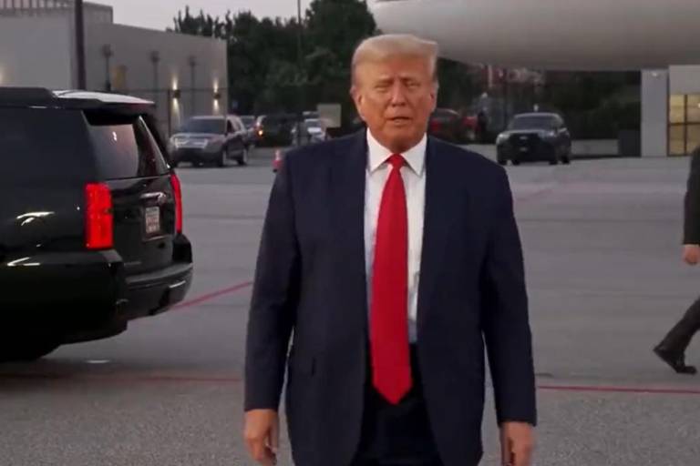 Donald Trump estuvo en la cárcel por 30 minutos; pagó fianza de 200 mil dólares