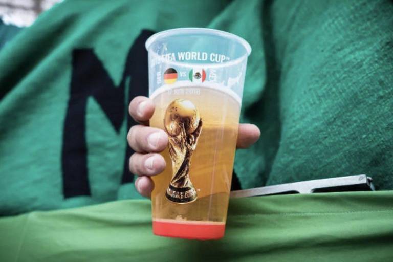 Qatar prohíbe venta de cerveza con alcohol en estadios del Mundial y puntos cercanos