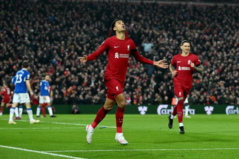 Liverpool cortó la mala racha con una vital victoria en el derbi ante Everton