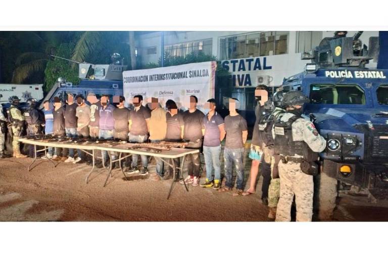 Detienen a 14 hombres armados en Navolato; 3 son extranjeros