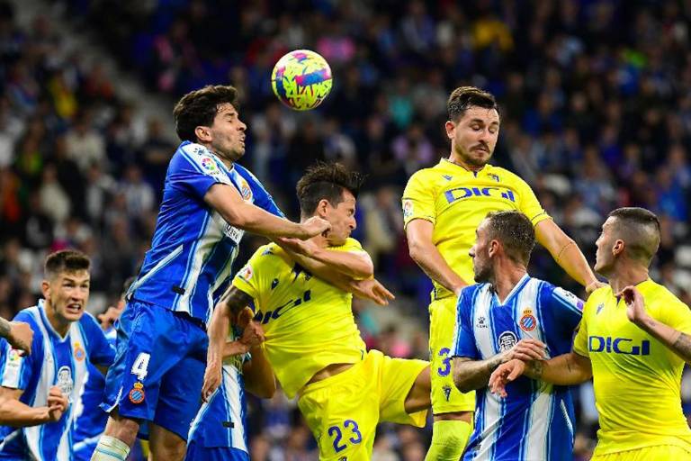 César Montes destaca en empate del Espanyol