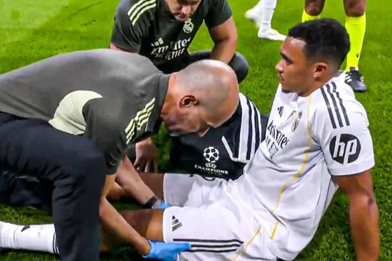 Alexander-Arnold padece una lesión muscular en el bíceps femoral de su pierna izquierda