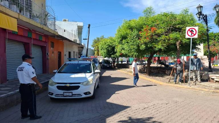 Autoridades municipales instalaron nuevas señaléticas en El Rosario para ordenar el tránsito y reforzar la seguridad vial.
