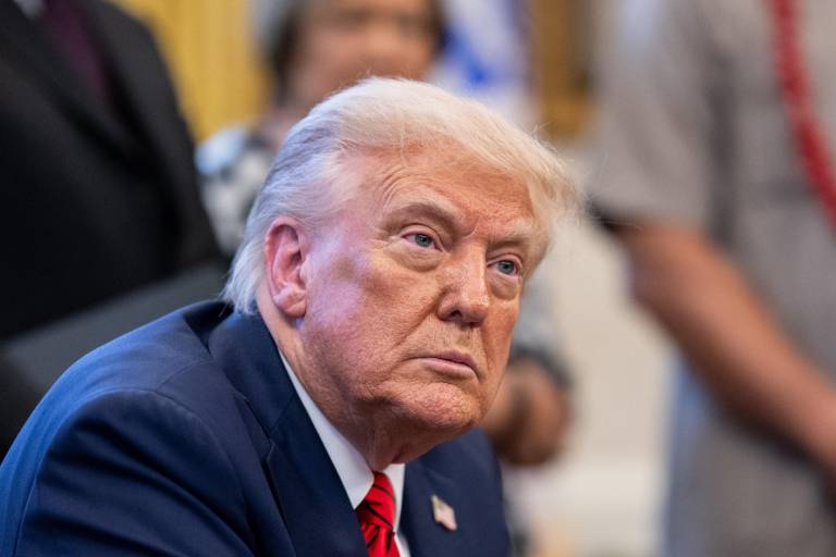 EU destruye submarino con drogas en el Caribe; dos sobrevivientes serán repatriados