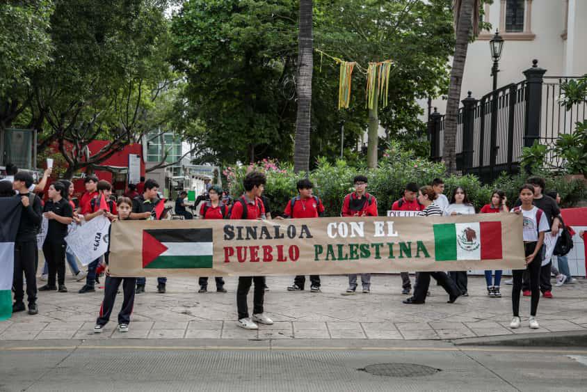 $!Estudiantes en Culiacán se manifiestan para exigir paz en Palestina