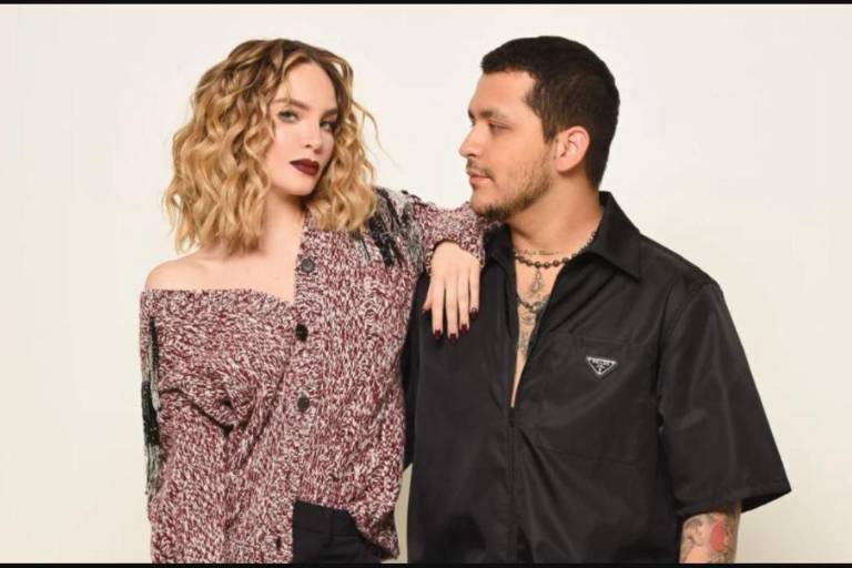 Belinda y Christian Nodal se juran amor eterno frente a miles de fans