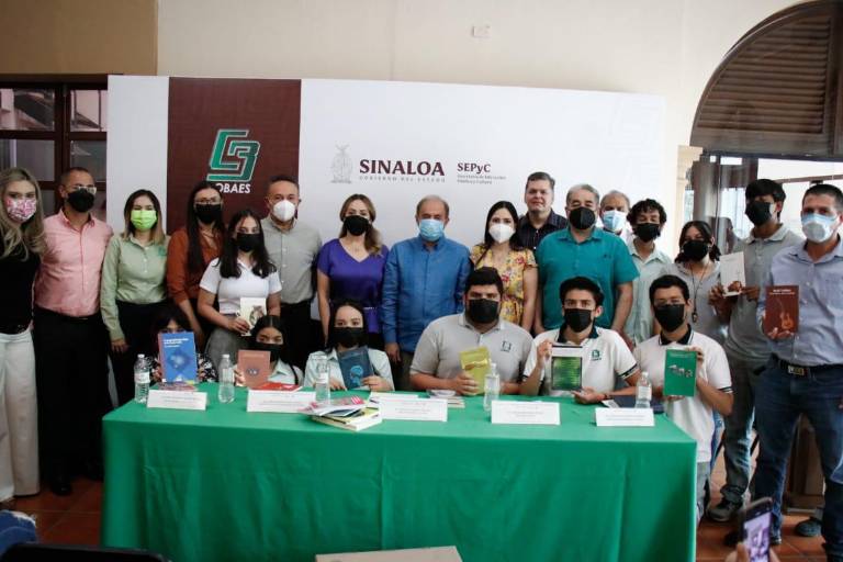 Isic entrega a Cobaes 3 mil 600 libros para fomentar la lectura entre los jóvenes