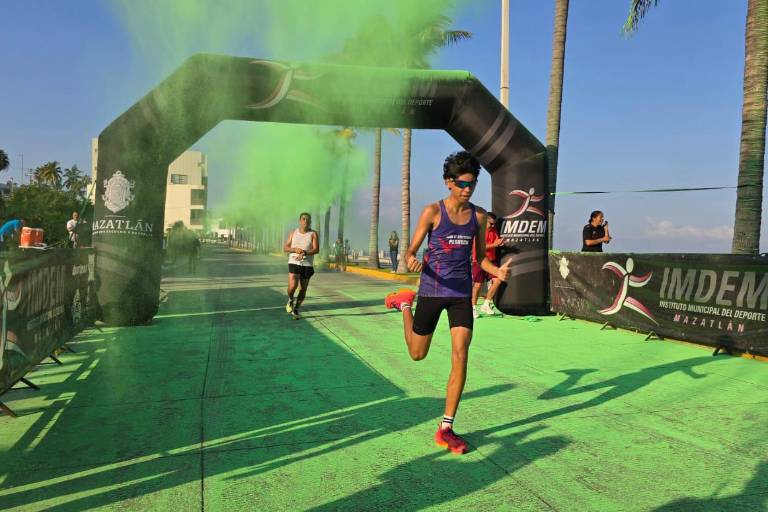 Vuela ‘Pájaro’ Rosales en la Carrera Cobaes Píntate de Verde