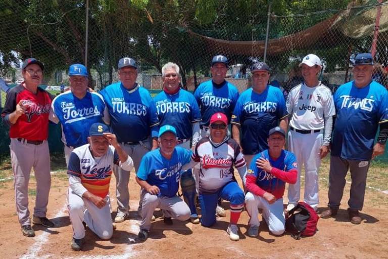 Familia Torres está a la cabeza de Liga Supermáster B, en Club Sarabia