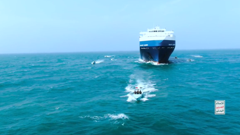 Secuestran rebeldes hutíes barco carguero en el Mar Rojo; SRE reporta que van dos mexicanos