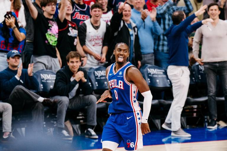 Sixers mantiene arranque perfecto tras derrotar al Magic
