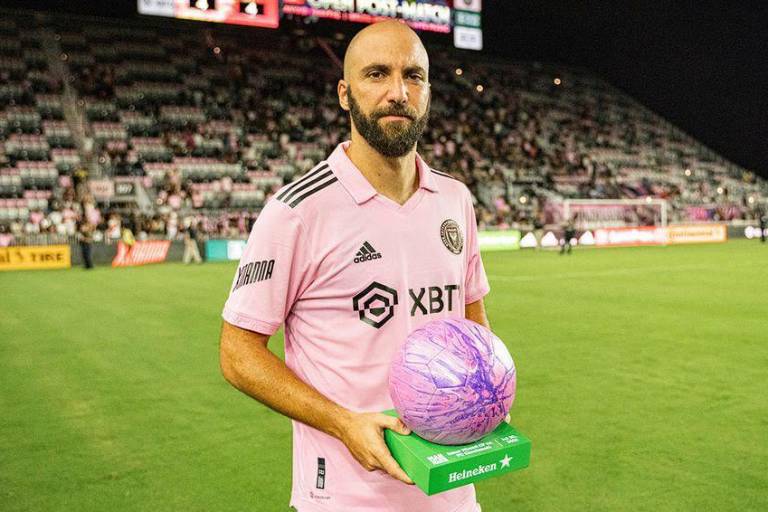 Gonzalo Higuaín anuncia su retiro del balompié profesional