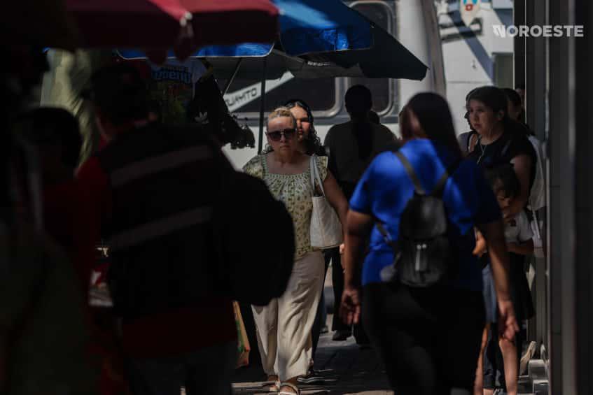 $!‘Así vamos a vivir, con el miedo tenemos que salir’: mayor movilidad en Culiacán a pesar de la violencia sostenida