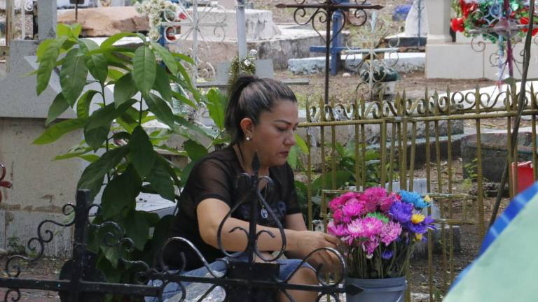 El Panteón Civil, uno de los cementerios más antigüos y emblemáticos de Culiacán, es icónico por su área en la que se encuentran únicamente tumbas de niños y niñas.