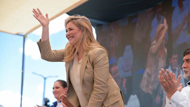 La Gobernadora de Chihuahua ordenó a la Secretaría de Educación y Deporte estatal que detenga la distribución y entrega de los nuevos libros de texto.