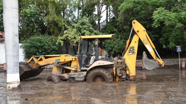 El desbordamiento del arroyo El Cangrejo en Autlán, provocó diversas afectaciones, principalmente en las comunidades de El Jalocote y La Lima.