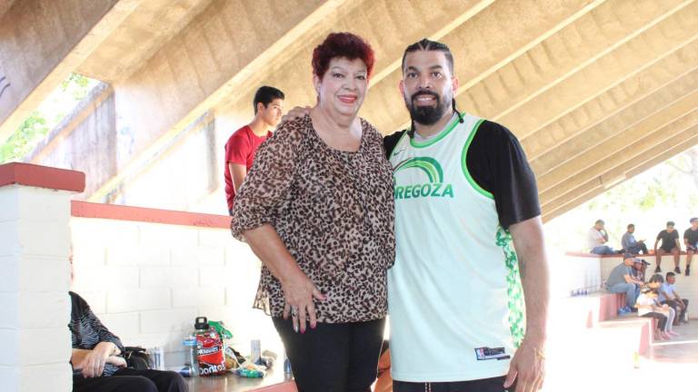 Ana Luisa Grey Hernández de Llamas, madre del basquetbolista Horacio Llamas Grey.