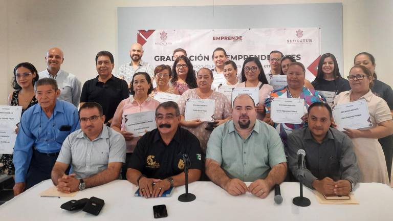 Se gradúan 19 del programa Emprende Sedectur en Mazatlán