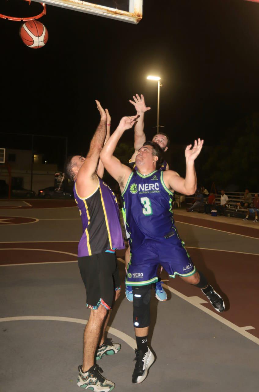 $!Náutica y Desarmados ganan por la mínima en el Torneo Veteranos de Baloncesto