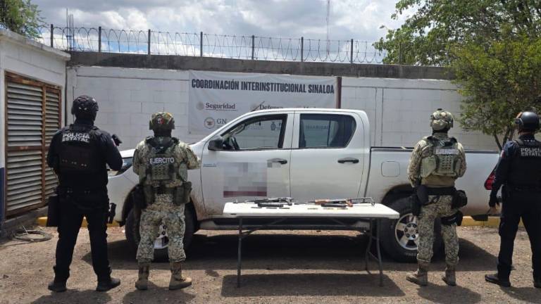 La unidad y el armamento fueron puestos a disposición del Ministerio Público Federal.