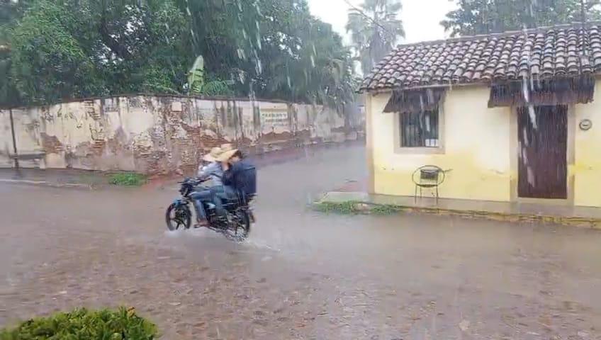 $!Lluvias en Rosario ayudan a ‘aliviar’ la sequía en el municipio