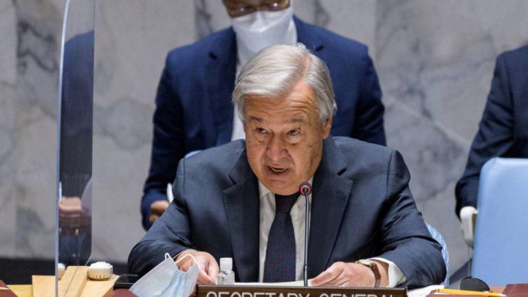 El Secretario General de las Naciones Unidas, António Guterres, informa al Consejo de Seguridad de la ONU durante una reunión de emergencia sobre la situación en Afganistán.