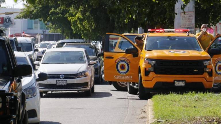 Patrulla de la Policía Estatal Preventiva choca contra camioneta en Culiacán