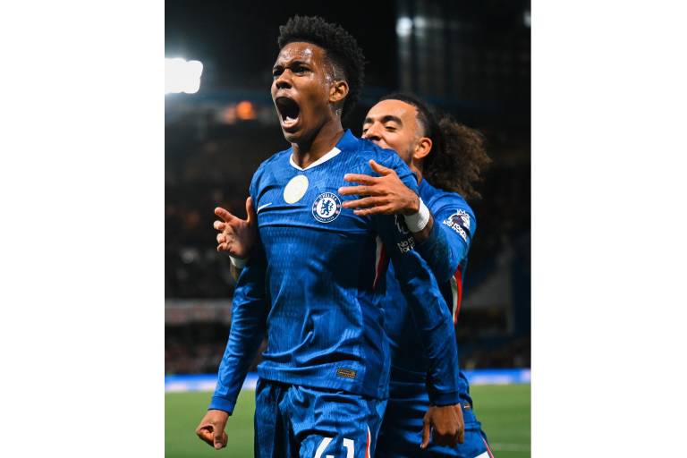 Chelsea sorprende al Liverpool con gol agónico de Estêvão y lo deja sin liderato