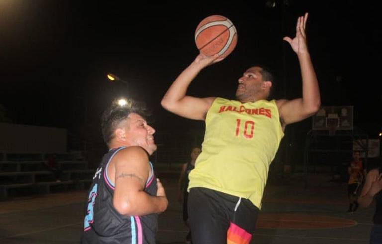 Pefobas quita la embriaguez a Cerveceros en el baloncesto de Casa Hogar