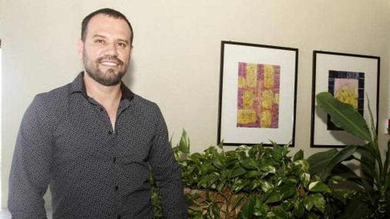 Jesús Valenzuela Gaxiola, reconocido coach de modelos en Mazatlán, falleció este jueves 20 de julio.