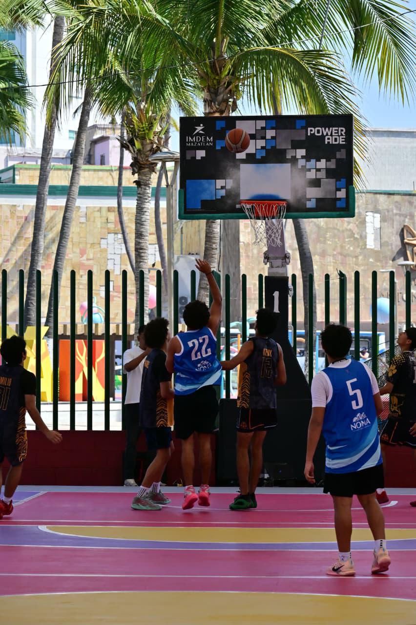 $!Impacta Rayos a Lobos en inicio de Copa Semana de Basquetbol, en Mazatlán