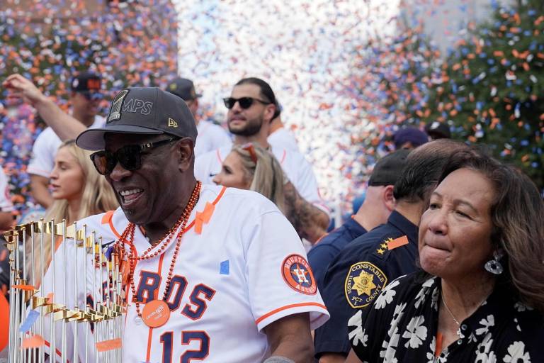 Oficial: Dusty Baker seguirá al frente de los Astros de Houston en el 2023