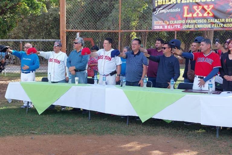 La Liga de Tercera Fuerza de softbol del Club Villa Universidad es inaugurada en Culiacán