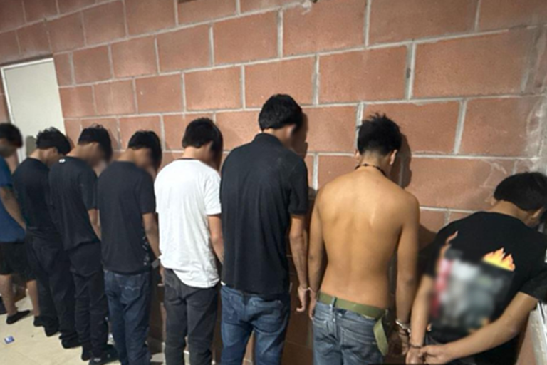 Marina detiene a nueve hombres armados y asegura arsenal en La Cruz de Elota