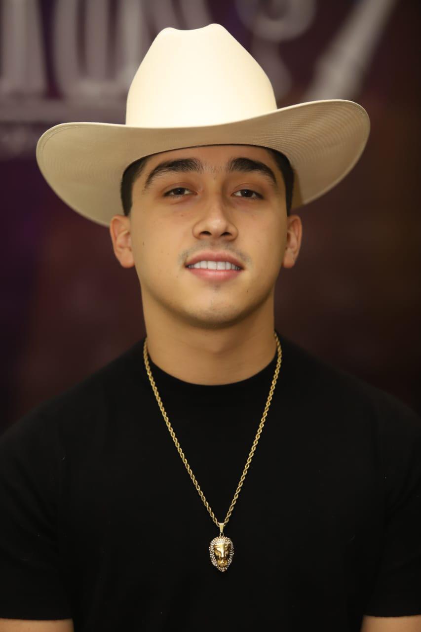 $!Nathan Galante en su corta trayectoria en la industria musical posee cuatro premios BMI, Premios lo nuestro, Premios La Radio y Premios Juventud.