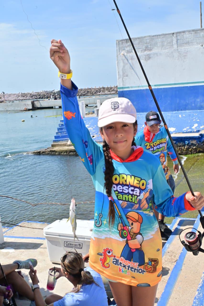 $!Christopher Medina y Elian Flores se coronan en el Torneo Infantil de Pesca de Orilla