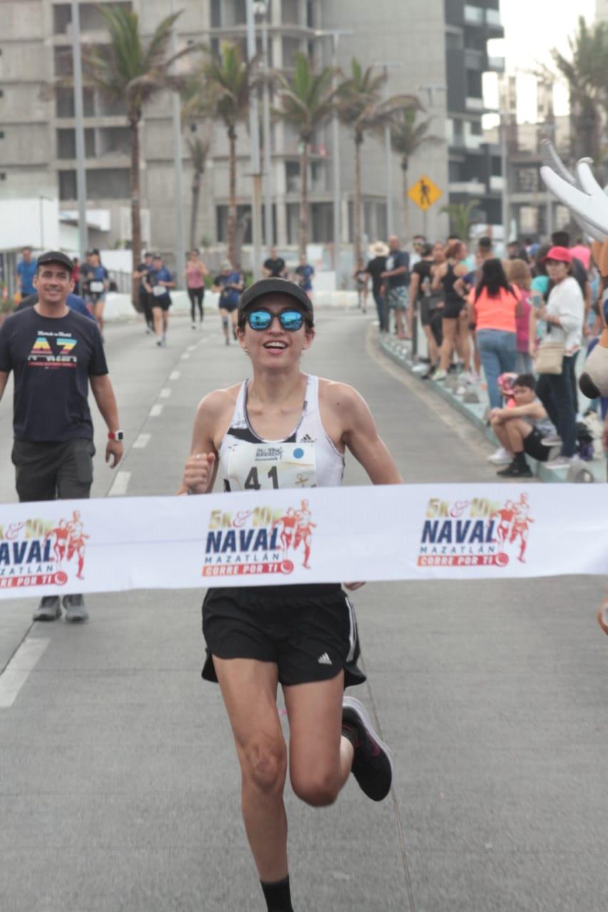 $!Juan de Dios Leyva y Teresa Montes ganan los 10K de la Carrera Naval del Día de la Marina