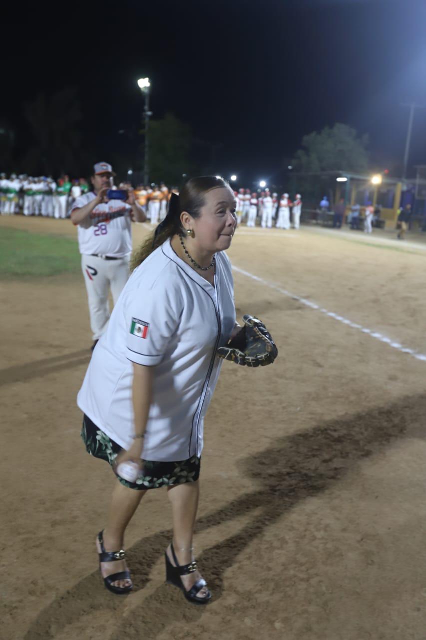 $!Recuerdan a Miguel Loaiza en inauguración de Nacional Veteranos de Beisbol, en Club Muralla