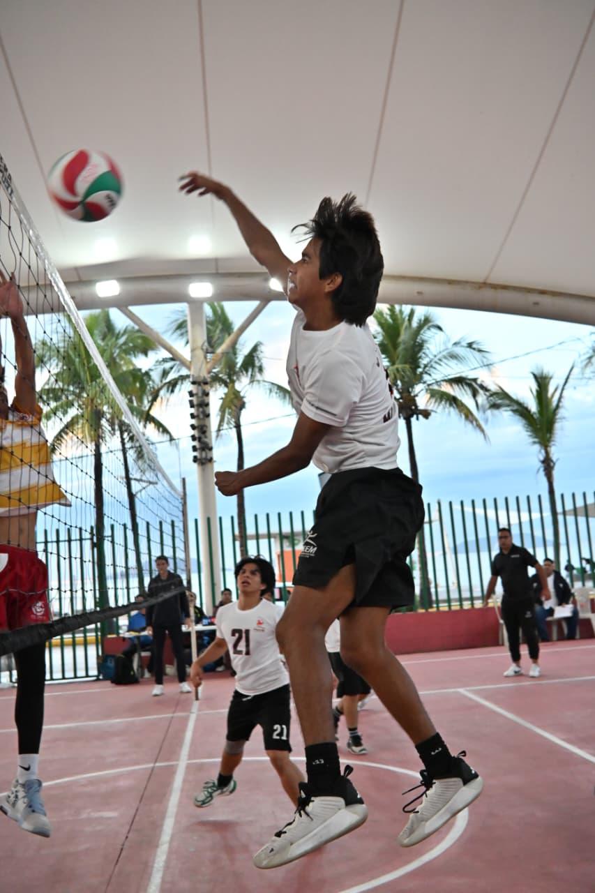 $!Mazatlán hace valer la localía en el Zonal de voleibol de piso