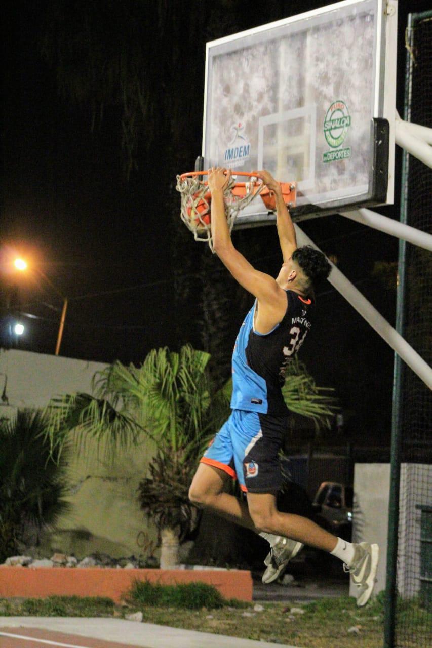 $!Miguel e Irving Martínez, mazatlecos de altura en el mejor baloncesto de México