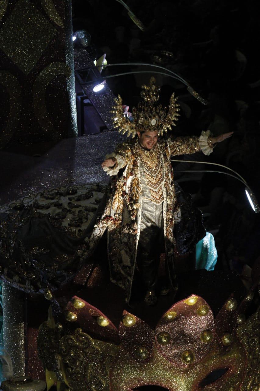 $!Impresionan carrozas, comparsas y la Banda MS en el primer desfile del Carnaval