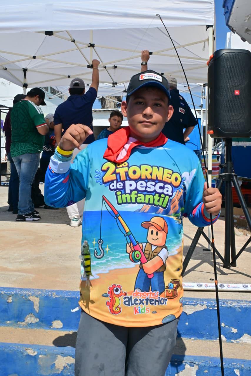 $!Christopher Medina y Elian Flores se coronan en el Torneo Infantil de Pesca de Orilla