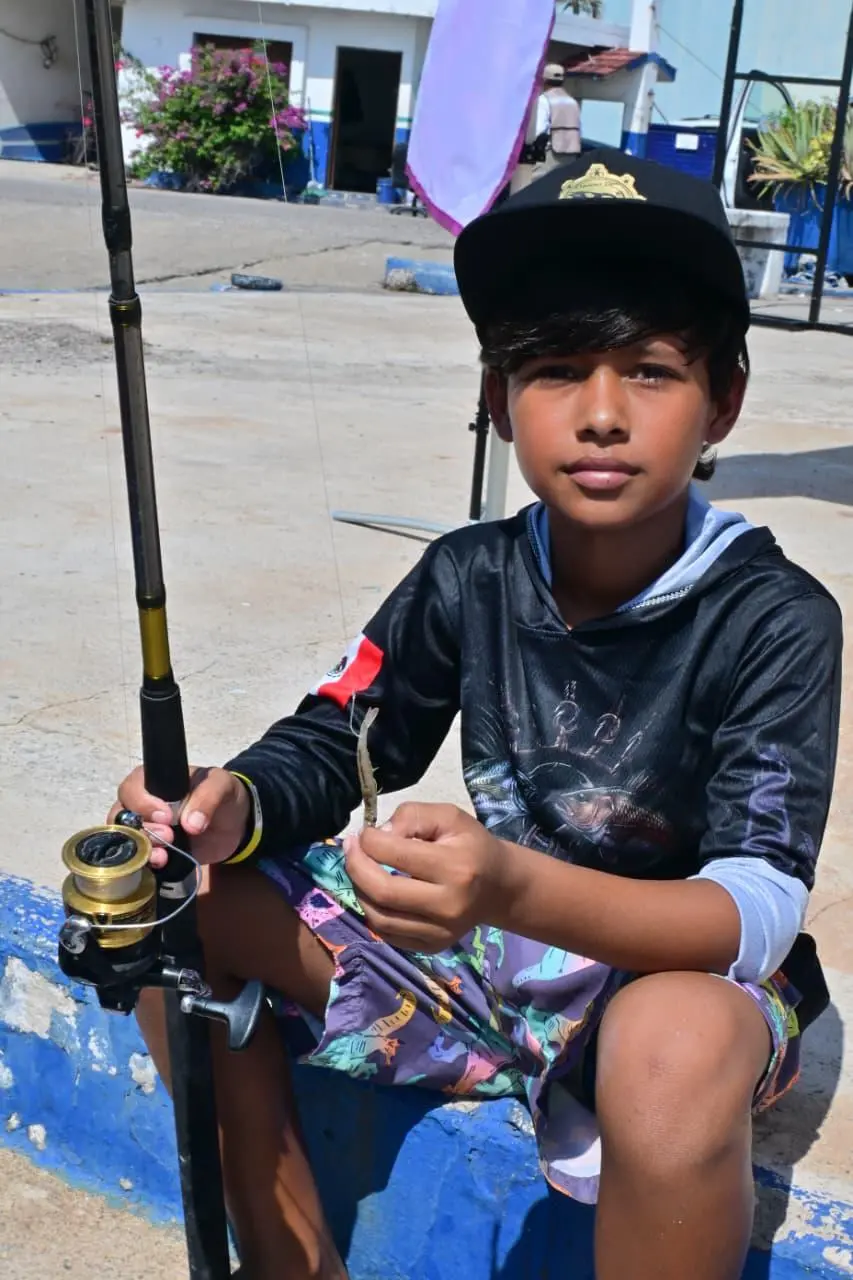 $!Christopher Medina y Elian Flores se coronan en el Torneo Infantil de Pesca de Orilla