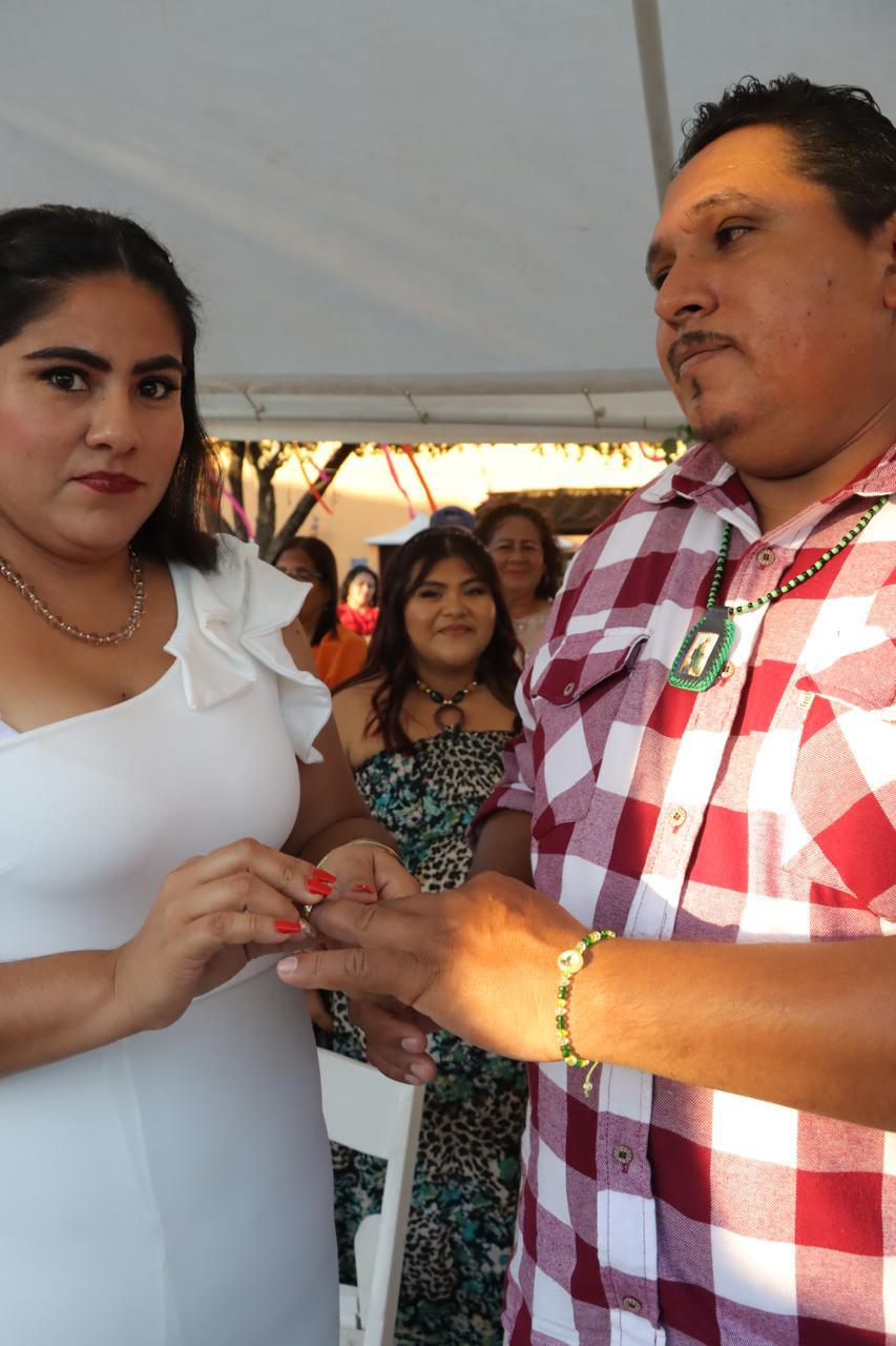 $!Se unen 14 parejas en boda colectiva en Rosario