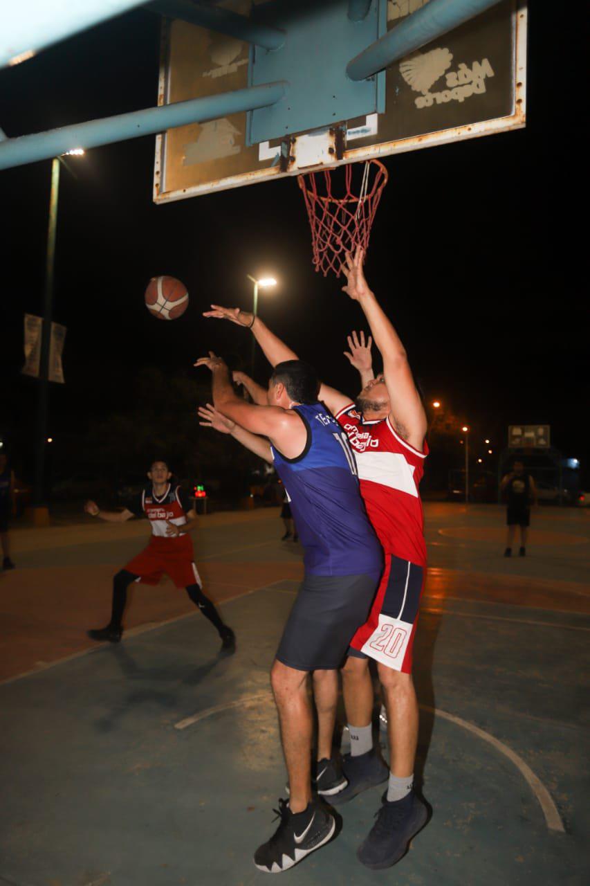 $!Cremería del Bajío debuta con victoria en la Liga de Baloncesto Burócrata
