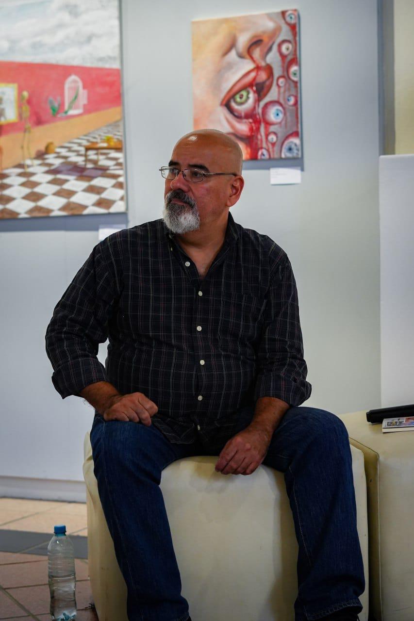 $!Daniel Serrano es dramaturgo, director y actor de teatro y es fundador del Festival Universitario de Teatro de la UABC.